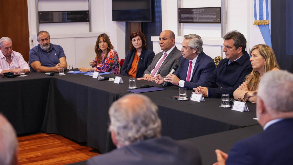 Acordaron un aumento del 20% del salario minimo en cuatro tramos : Noticias de Argentina