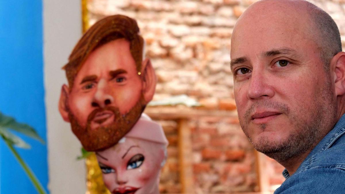 De Corrientes a Qatar: los gorros gigantes de la Scaloneta que son furor en el Mundial : Noticias de Argentina