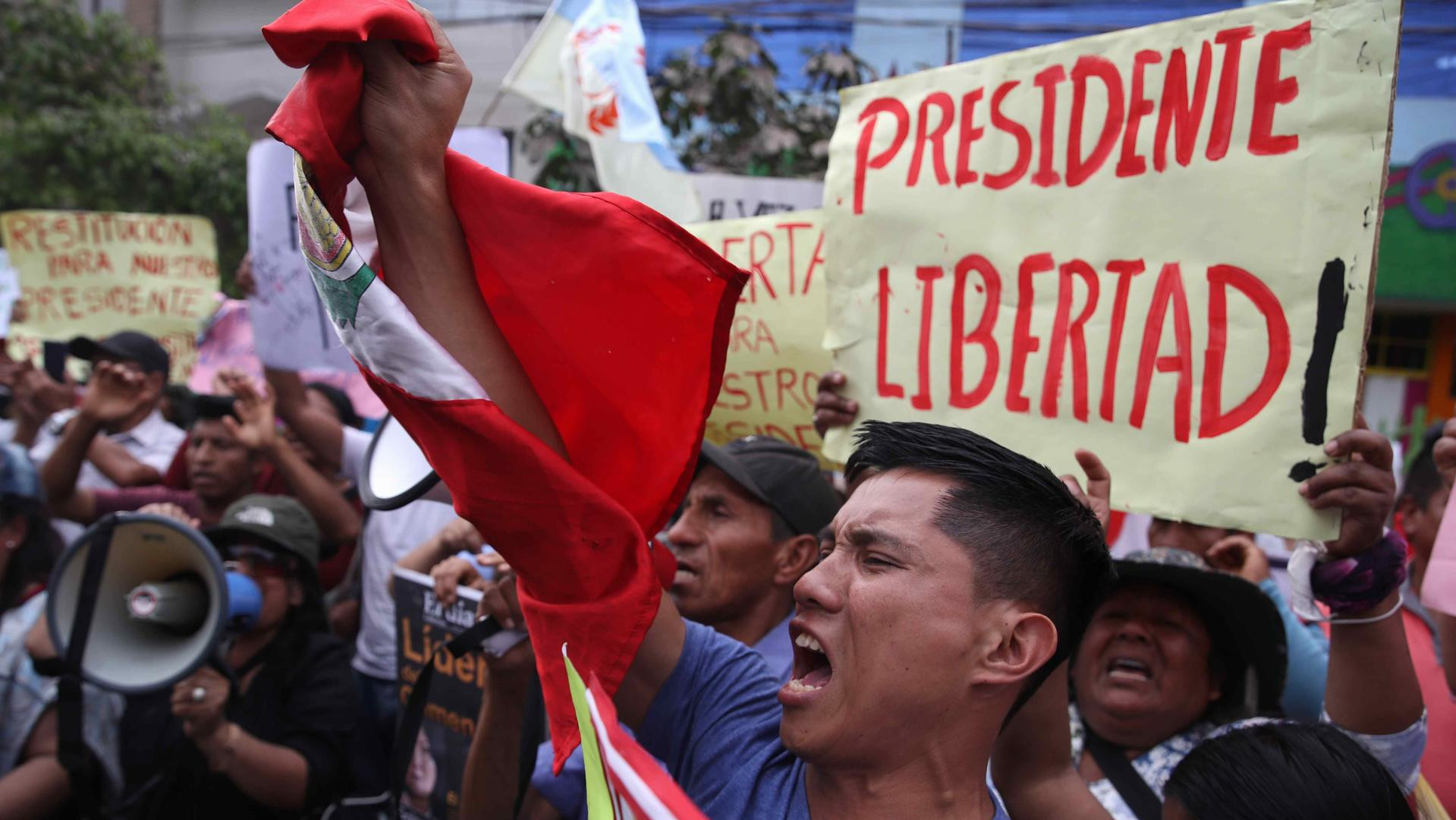 La justicia peruana dicta 18 meses de prision preventiva para Pedro Castillo : Internacional de