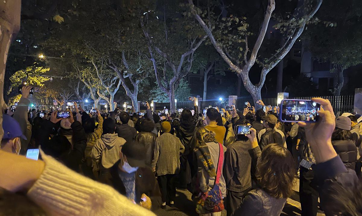 Mas protestas resurgen en China contra las medidas restrictivas por el COVID-19 : Noticias de