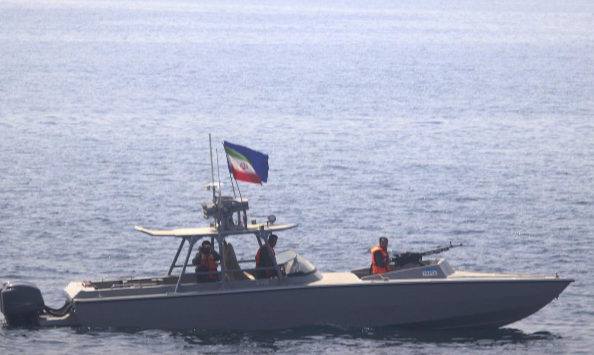 Encontronazo entre barcos militares de Iran y Estados Unidos en el golfo Persico : Noticias de