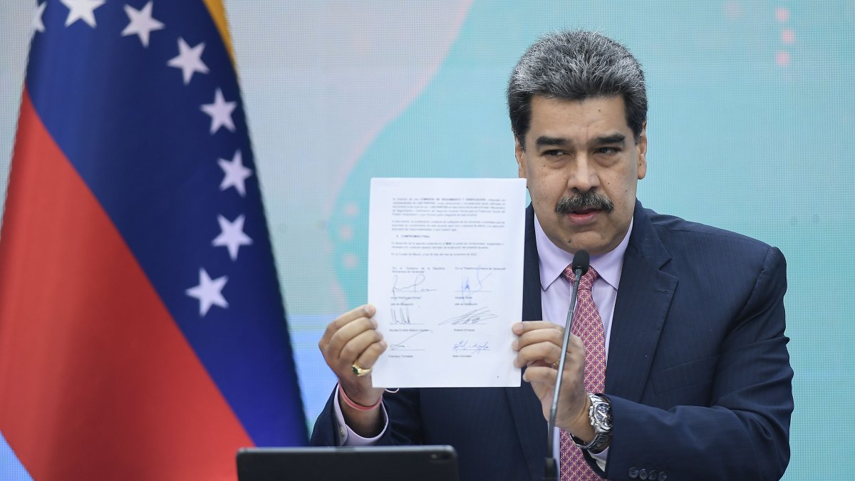 Venezuela y Chevron firman contratos para continuar la produccion petrolera : Noticias de
