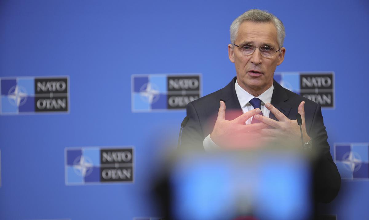 La OTAN promete ayudar a Ucrania “el tiempo que sea necesario” contra la invasion de Rusia : Noticias de