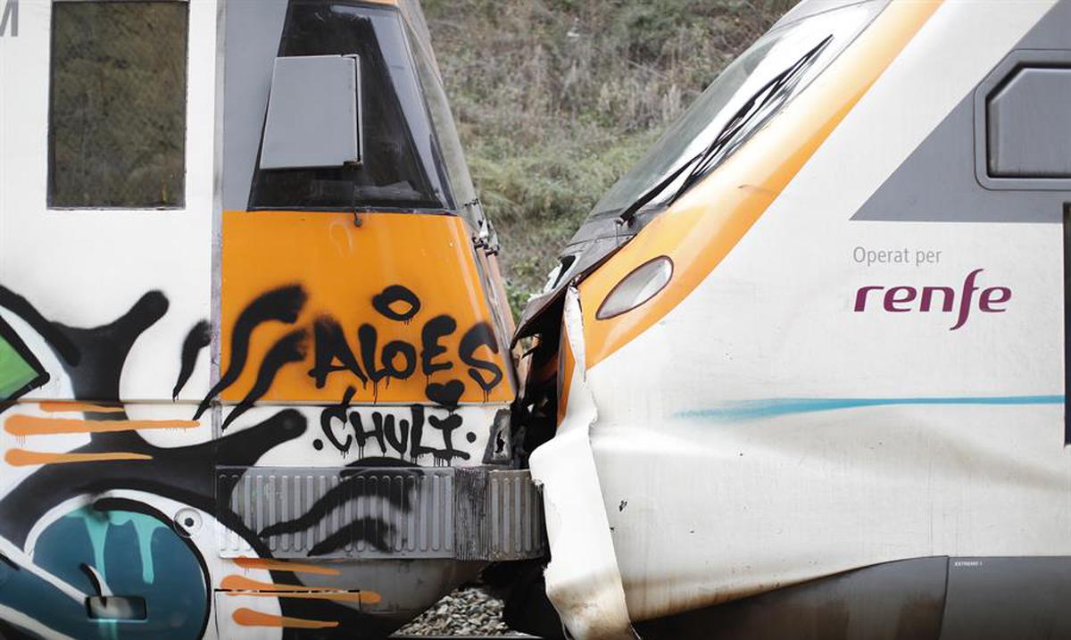 España: 155 personas resultan heridas en un choque entre dos trenes : Noticias de