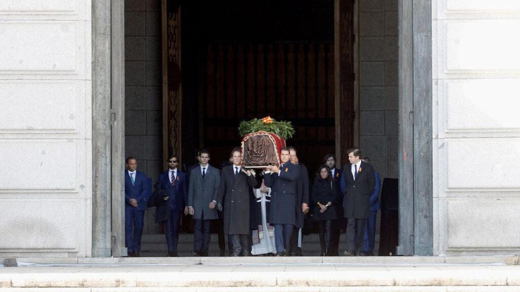 Sanchez dice que pasara a la historia por haber exhumado a Franco del Valle de los Caidos : Noticias de España