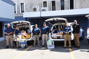 Policia recolecta alimentos y articulos para el bienestar animal : Noticias de Puerto Rico