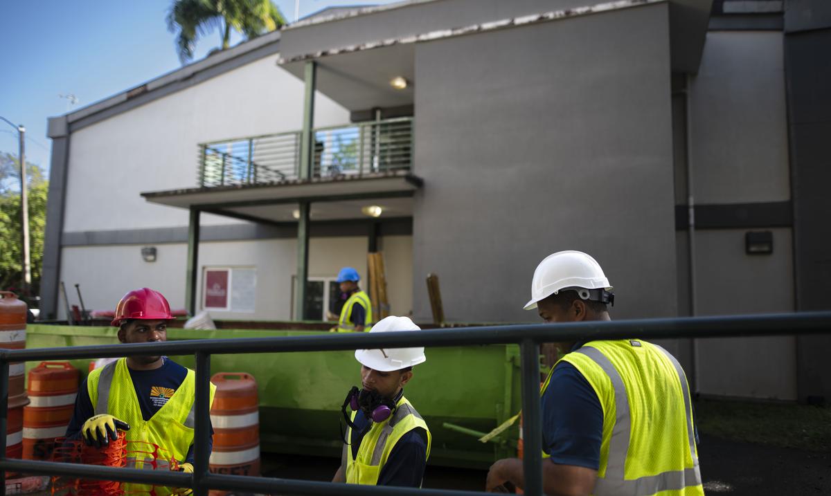 La Universidad de Puerto Rico inicia el primero de 206 proyectos de reconstruccion permanente tras el impacto del huracan Maria : Noticias de Puerto Rico