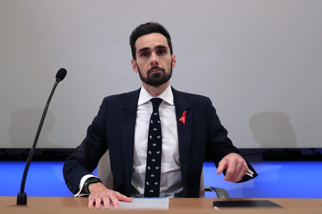 Pedro Sanchez y la ministra Robles, entre los objetivos de las seis cartas incendiarias detectadas : Noticias de España