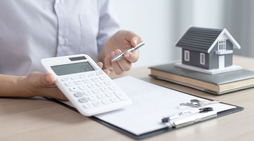 El euribor marca su maximo desde 2008 y encarece la hipoteca media 242 euros al mes : Noticias de España