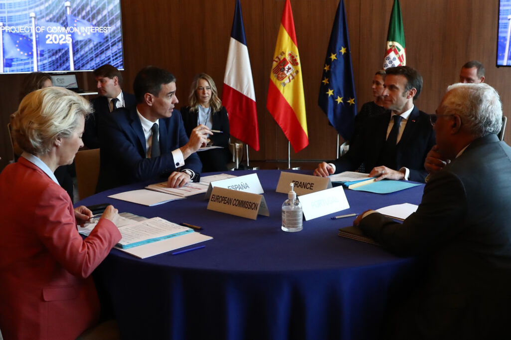 El Gobierno incorpora a Gijon, Puertollano, Huelva, Cartagena, Cantabria y Pais Vasco en el H2Med : Noticias de España