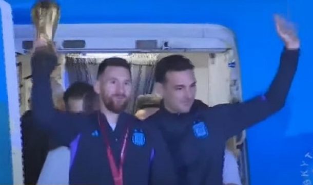 Seleccion Argentina en vivo: llegada y caravana con la Copa del Mundo : Deportes de Argentina